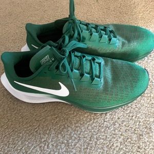 Nike Vomero Size 8